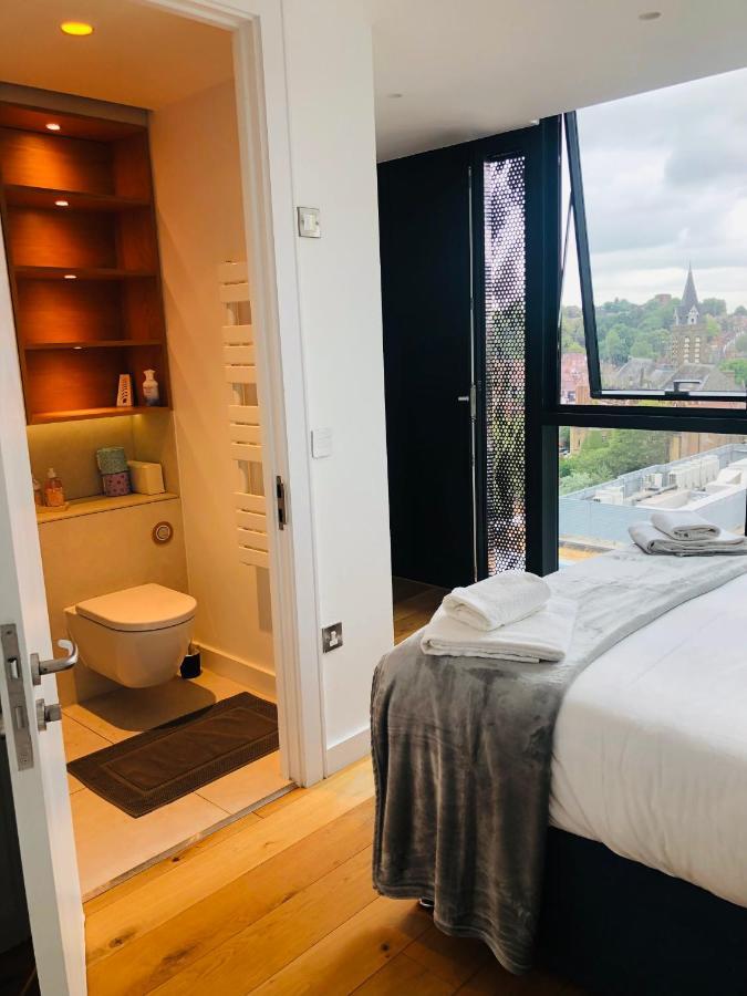Luxury 2 Bedroom Apartment 20 Min From Central London Exterior photo