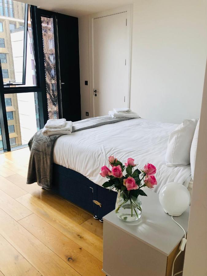 Luxury 2 Bedroom Apartment 20 Min From Central London Exterior photo